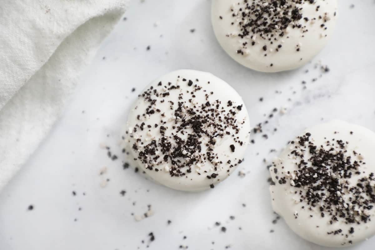Chocolate Covered Oreos - City of Bakerz LLC
